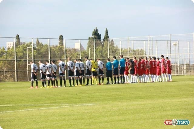 הקבוצות והאוהדים כיבדו אותו בדקת דומיה (מאור אלקסלסי, פייסבוק "עיר הפועלים")